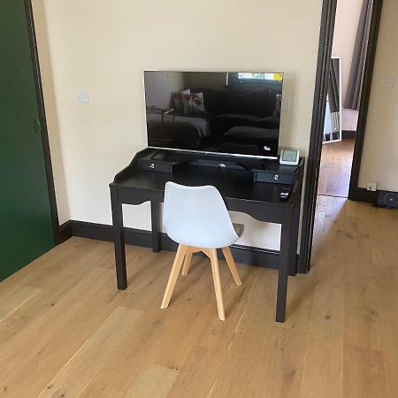 New Stylish 1Bedroom Flat In Paddington, Bayswater London Bagian luar foto